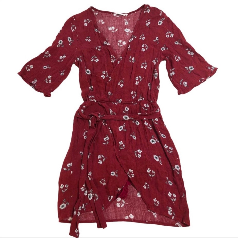 Skylar + Madison [Small] Red Floral V-neck Wrap Front Romper EUC
